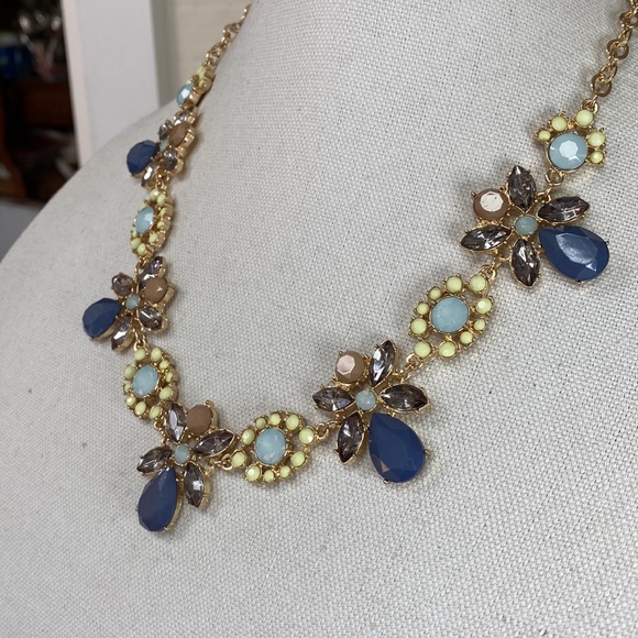 Beautiful faceted stone and bead style adored necklace - Picture 4 of 5